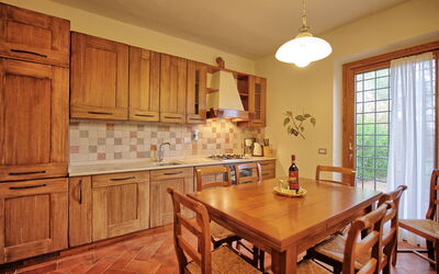Accommodation:&nbsp;Ginestra