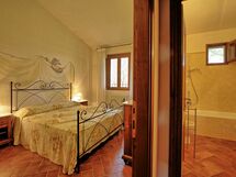 Accommodation:&nbsp;Ginestra
