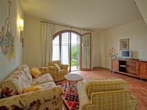 Accommodation:&nbsp;Ginestra