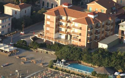 Marina Di Castagneto: Residential Area, Neighbourhood, Town, Human Settlement, Building, Urban Design, Suburb, City, Mixed-Use, Urban Area