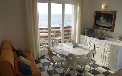 Accommodation:&nbsp;Nautilus