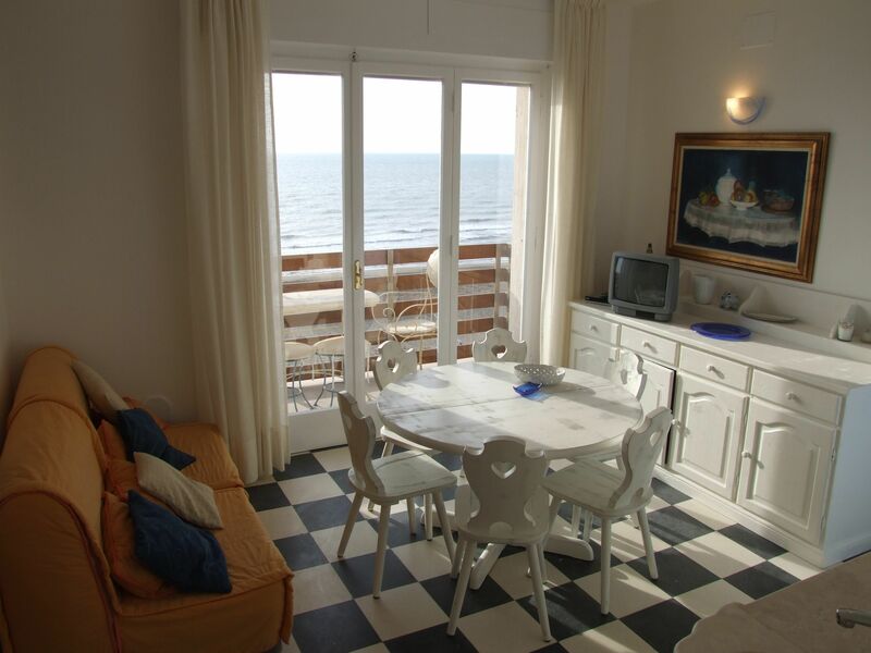 Accommodation:&nbsp;Nautilus