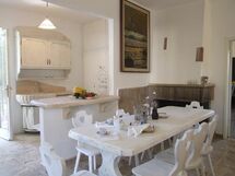 Accommodation:&nbsp;Azalea