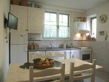 Accommodation:&nbsp;Peonia