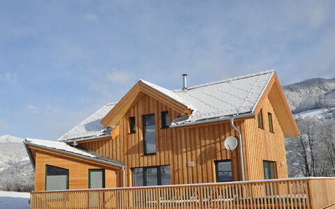 Accommodation:&nbsp;Mit 4 Schlafzimmern & Ir-Sauna 400.8