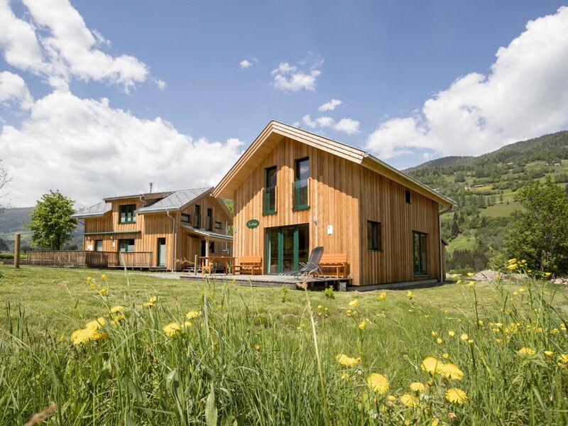 Accommodation:&nbsp;Mit 4 Schlafzimmern & Ir-Sauna 400.8
