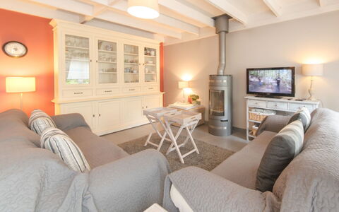 Bredene 460: Picture Frame, Furniture, Property, Couch, Table, Comfort, Living Room, Lighting, Wood, Interior Design