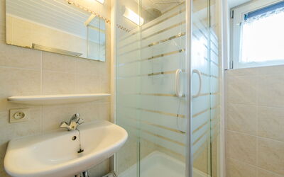 Accommodation:&nbsp;Visserhuis 09 20 with Parking 460.8