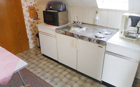 Büscher: Kitchen Sink, Cabinetry, Sink, Countertop, Tap, Gas Stove, Cooktop, Kitchen Stove, Kitchen Appliance, Kitchen
