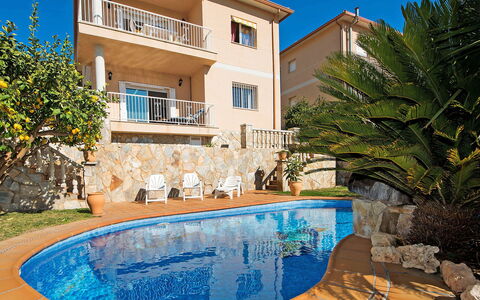 Juan: Property, Building, Real Estate, Swimming Pool, House, Home, Estate, Apartment, Residential Area, Villa