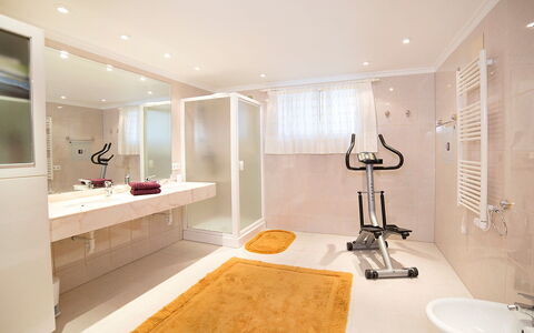 La Grippiere: Plumbing Fixture, Property, Tap, Mirror, Building, Countertop, Bathroom, Wood, Interior Design, Lighting