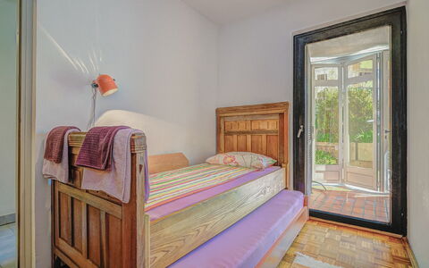 Iris Croatica: Furniture, Property, Building, Comfort, Bed Frame, Textile, Wood, Shade, Bed
