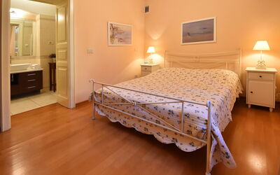 Accommodation:&nbsp;Deni 134.1