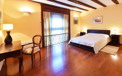 Accommodation:&nbsp;Deni 134.2