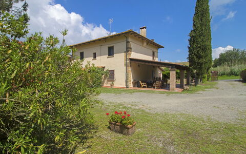 Villa Etrusca: Cloud, Sky, Plant, Building, Window, Flowerpot, Tree, House, Land Lot, Vegetation