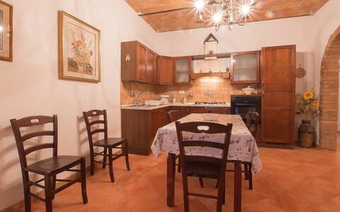 Podere la Quercia: Room, Property, Furniture, Building, Dining Room, Interior Design, Table, Real Estate, Floor, Ceiling