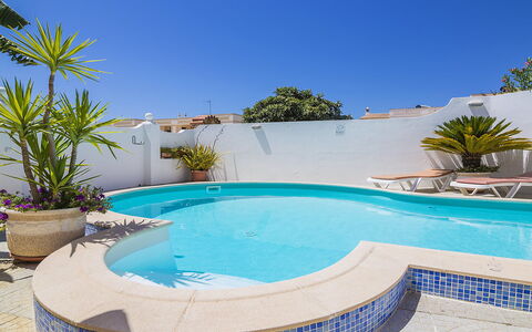 Villa Quinta Do Sol: Water, Sky, Plant, Property, Swimming Pool, Azure, Building, Tree, Shade, Leisure