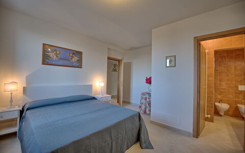 Villa Gaville: Bedroom, Bed, Room, Furniture, Property, Bed Sheet, Bed Frame, Interior Design, Floor, Ceiling