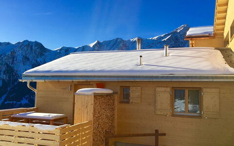 Maiensäss Superior: Sky, Property, Window, Building, Light, Wood, Snow, Architecture, House, Shade