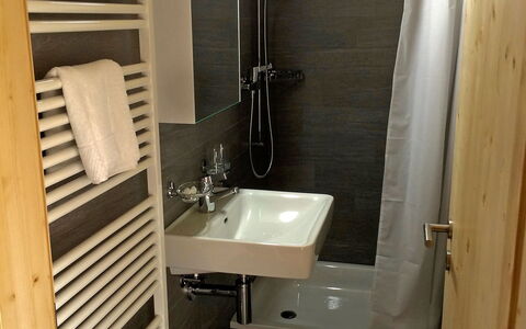 Maiensäss Superior: Brown, Tap, Mirror, Plumbing Fixture, Bathroom Sink, Sink, Property, Bathroom, Wood, Interior Design