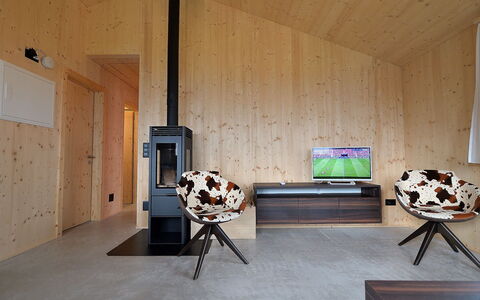 Maiensäss Superior: Furniture, Building, Wood, Interior Design, Flooring, Floor, Table, House, Living Room, Hall