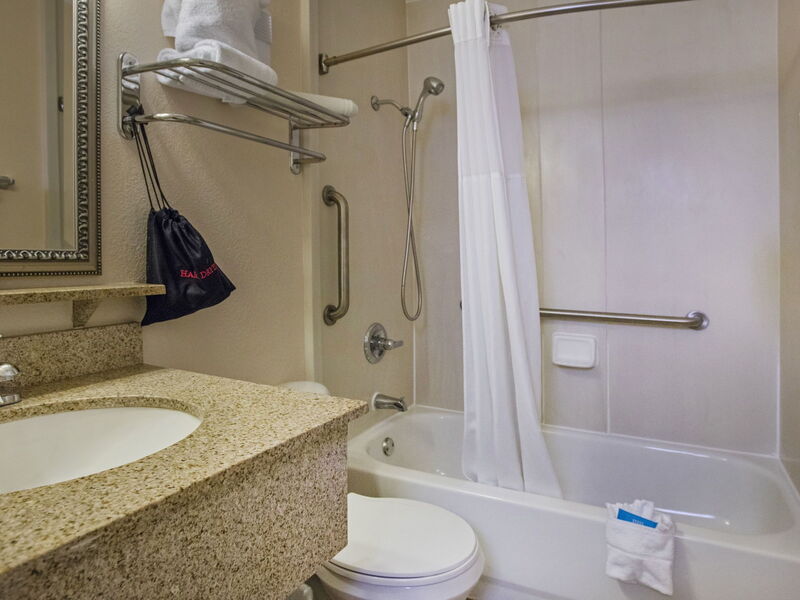 Accommodation:&nbsp;Tampa Waterfront 100.1