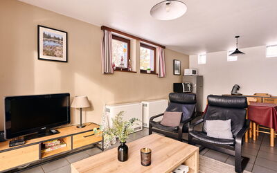 Accommodation:&nbsp;Au Bord du Lac 1 200.1