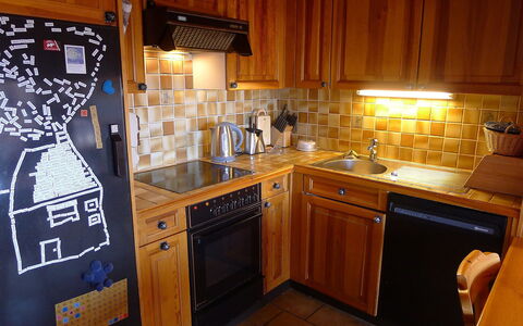 Les Aiguilles D'Argent 10: Cabinetry, Countertop, Property, Sink, Kitchen Sink, Kitchen, Kitchen Stove, Kitchen Appliance, Wood, Interior Design