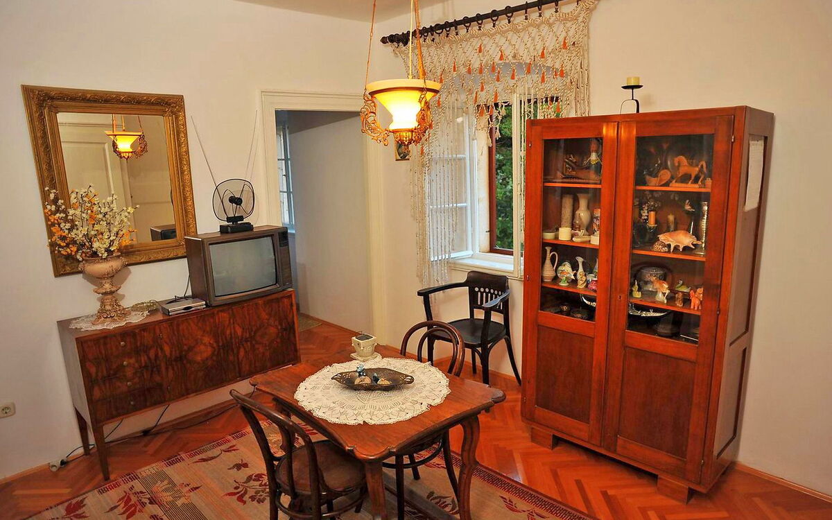 Accommodation:&nbsp;Mirta 111.3