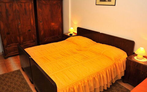 Brač Sutivan 111: Furniture, Property, Building, Comfort, Light, Cabinetry, Wood, Bed Frame, Textile