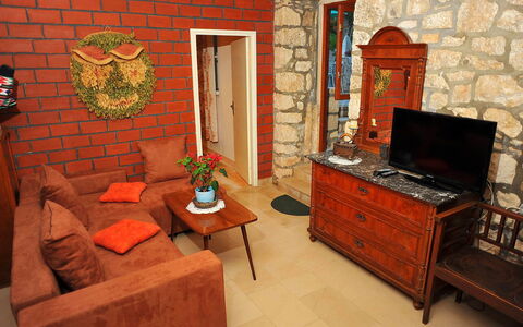 Brač Sutivan 111: Furniture, Property, Plant, Table, Houseplant, Building, Wood, Cabinetry, Living Room, Interior Design