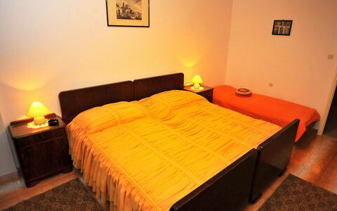Brač Sutivan 111: Furniture, Building, Comfort, Wood, Orange, Textile, Pillow, Architecture, Lamp